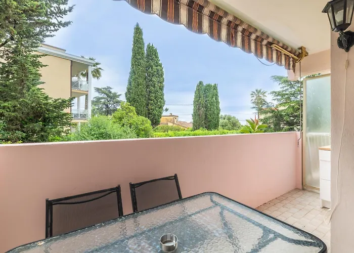 Studio Avec Terrasse Vue Jardin