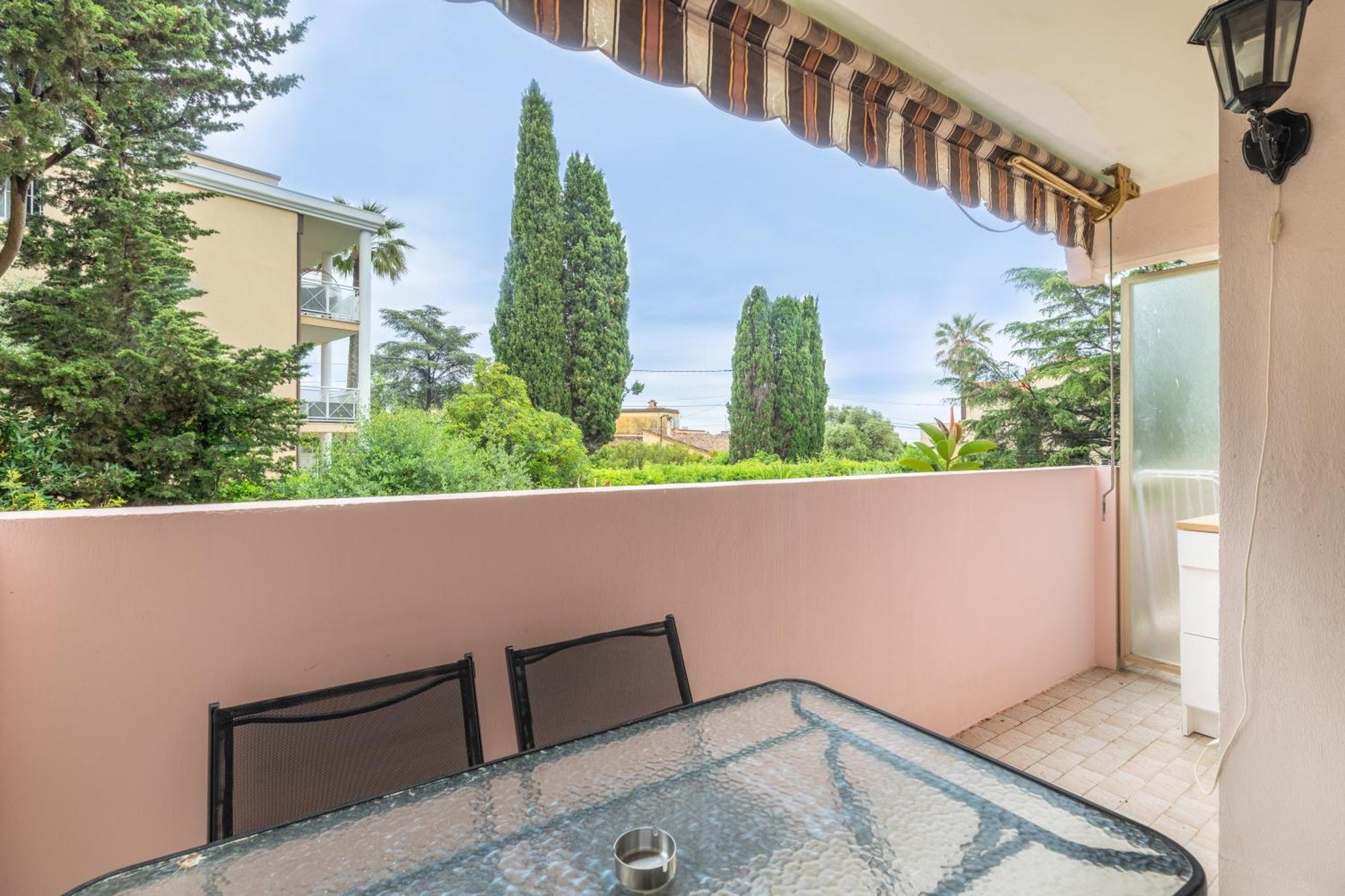 Avec Terrasse Vue Jardin Antibes